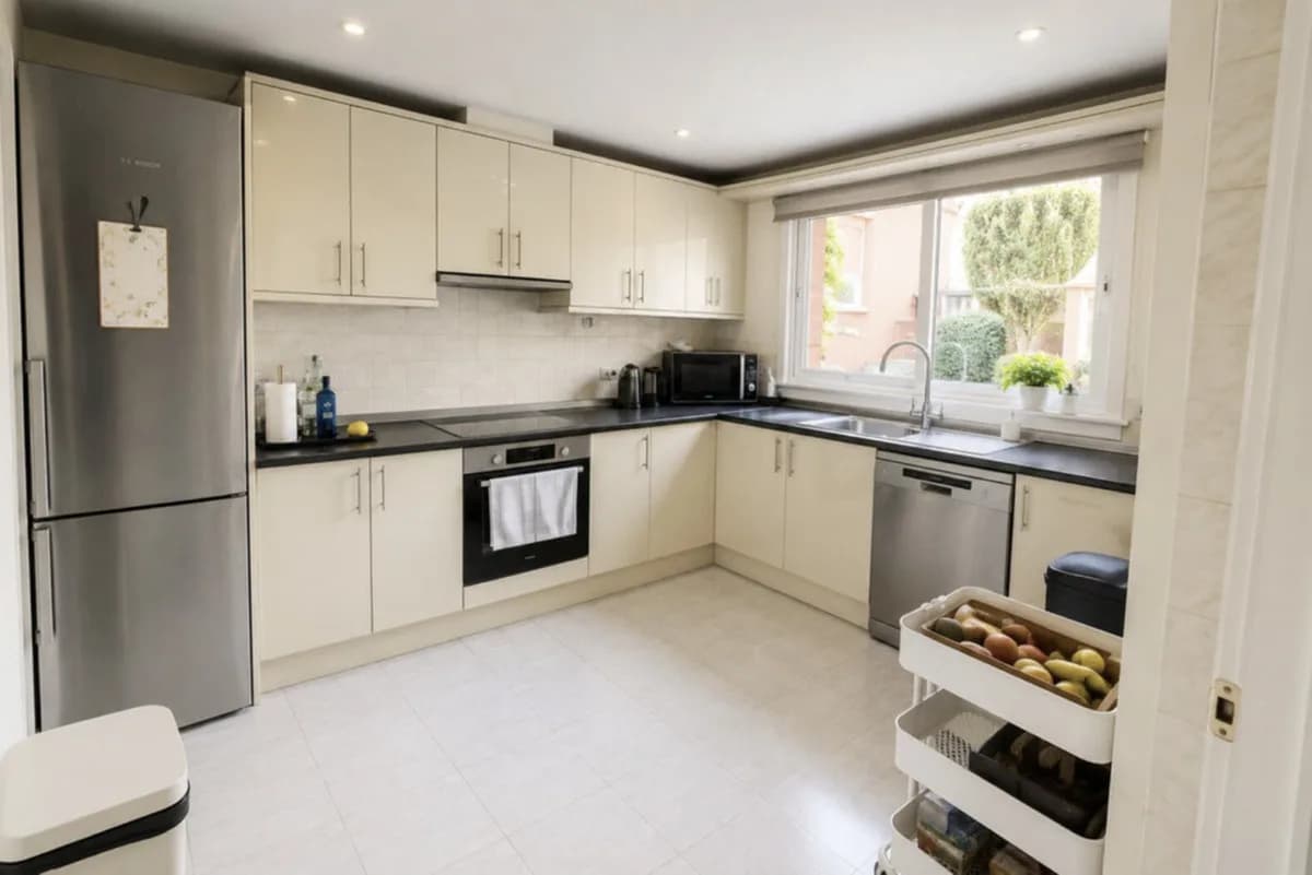 3 Bedroom Townhouse for Sale in Nueva Andalucía, Málaga - Image 3