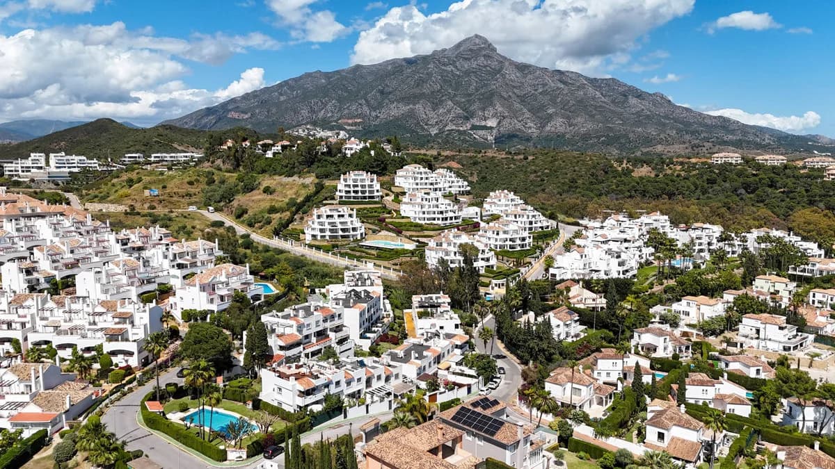 3 Bedroom Townhouse for Sale in Nueva Andalucía, Málaga