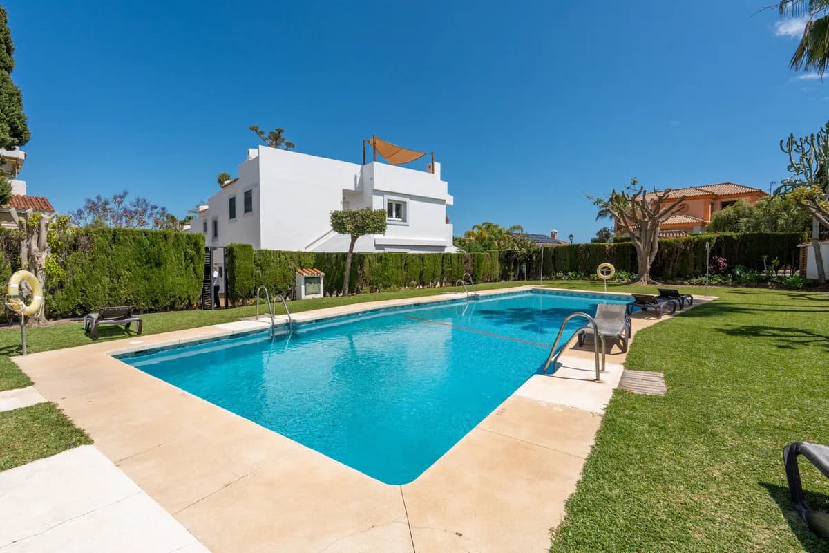 3 Bedroom Townhouse for Sale in Nueva Andalucía, Málaga - Image 3