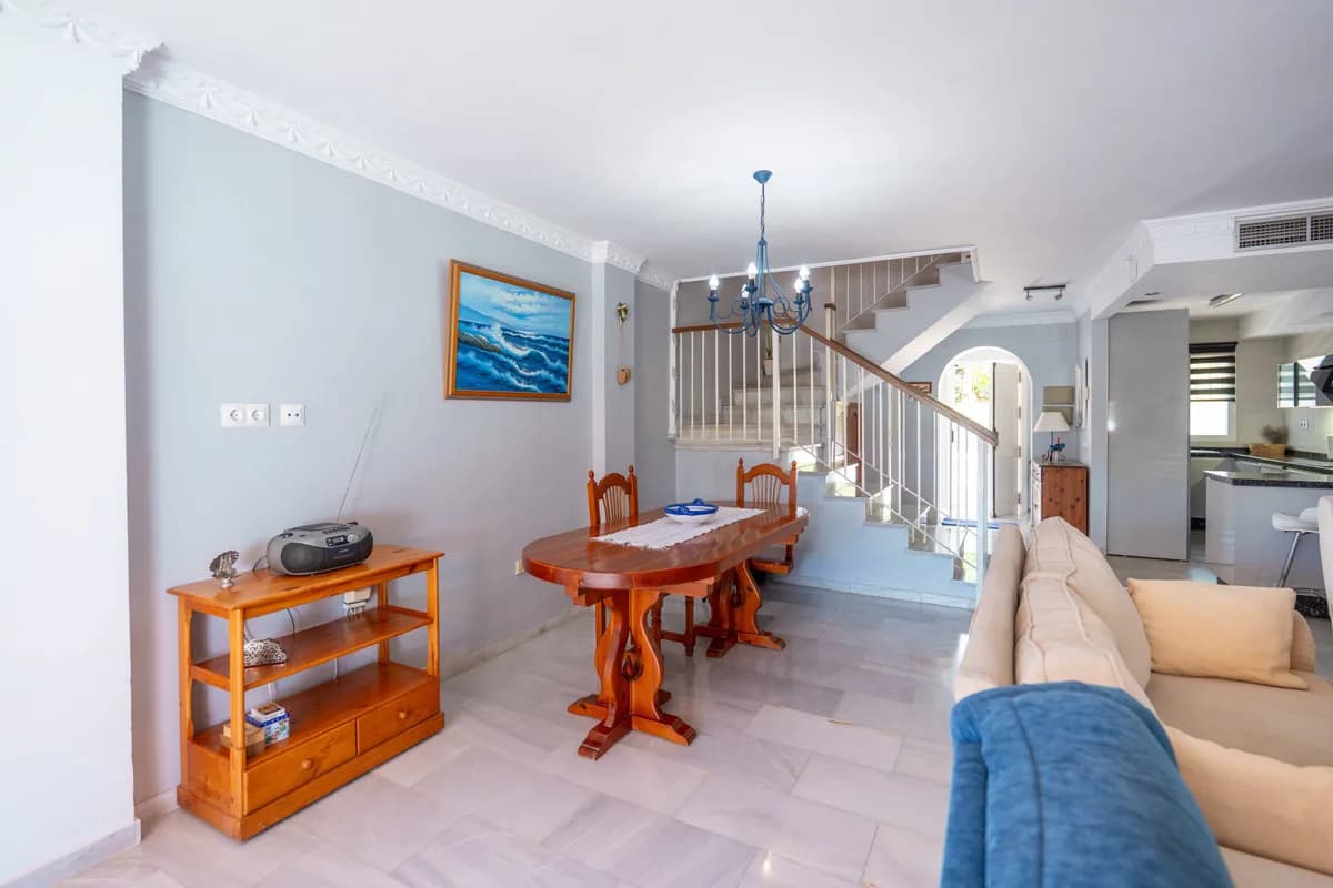 3 Bedroom Townhouse for Sale in Nueva Andalucía, Málaga - Image 8