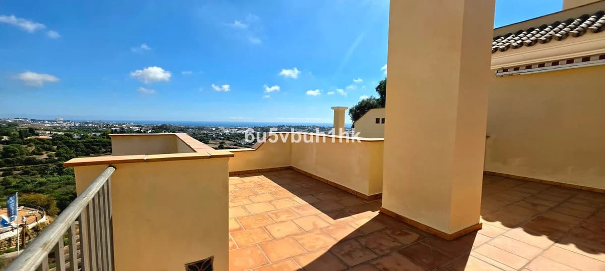 3 Bedroom Penthouse Duplex for Sale in Benahavís, Málaga - Image 3