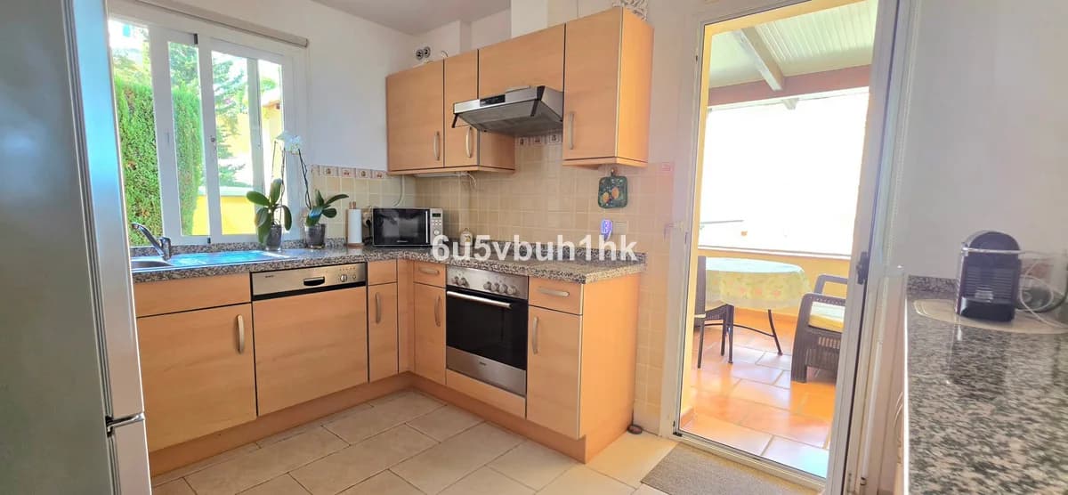 3 Bedroom Penthouse Duplex for Sale in Benahavís, Málaga - Image 4