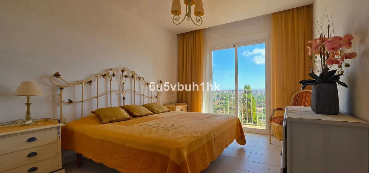 3 Bedroom Penthouse Duplex for Sale in Benahavís, Málaga - Image 8