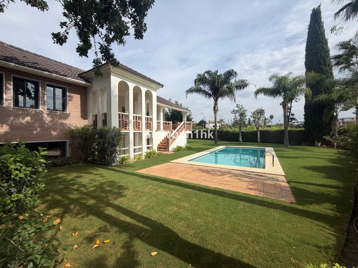 7 Bedroom Detached Villa for Sale in Estepona, Málaga - Image 4
