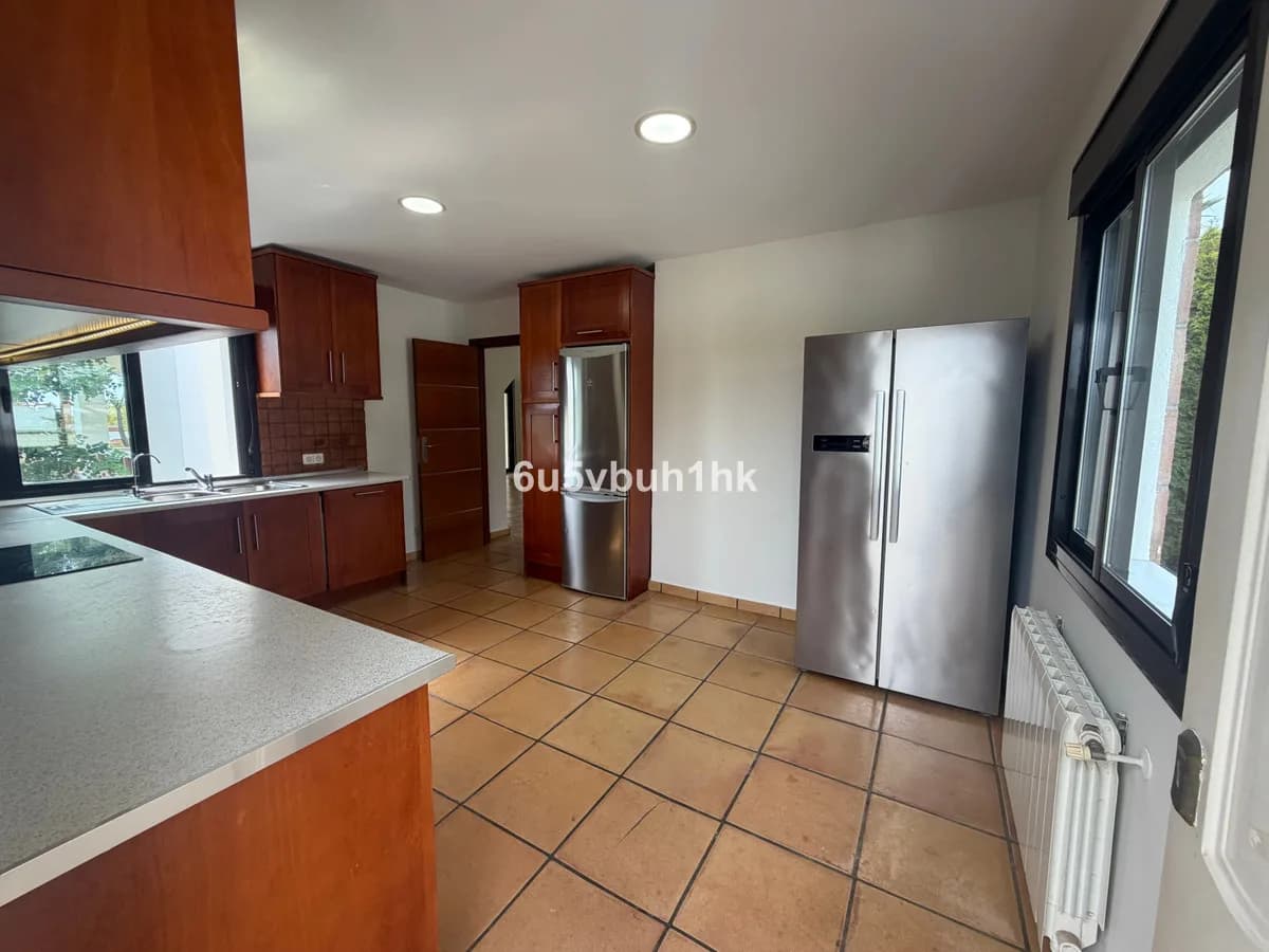 7 Bedroom Detached Villa for Sale in Estepona, Málaga - Image 8