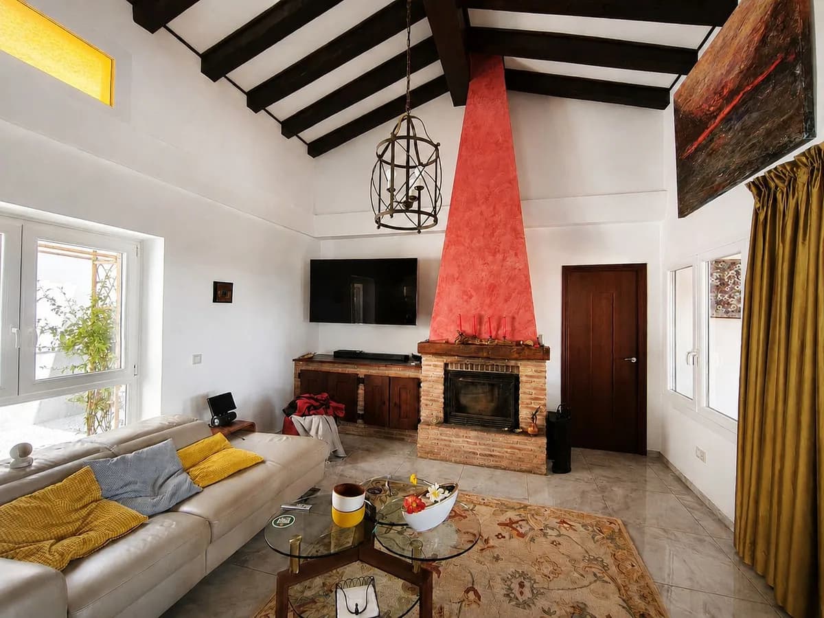 3 Bedroom Detached Villa for Sale in Manilva, Málaga - Image 2