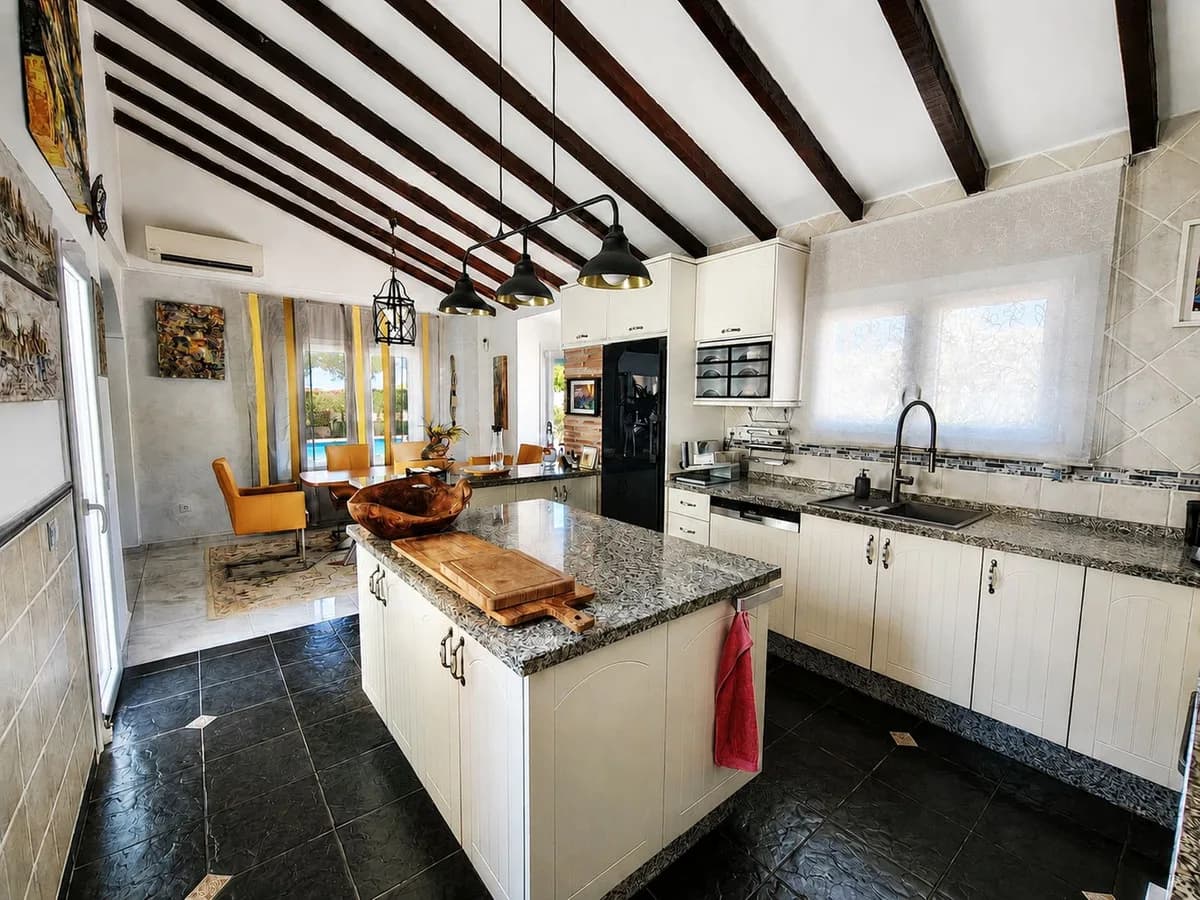 3 Bedroom Detached Villa for Sale in Manilva, Málaga - Image 3