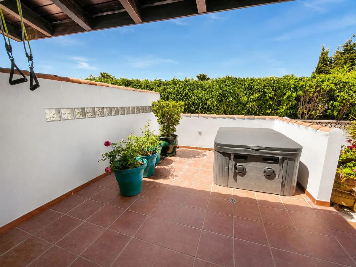 3 Bedroom Detached Villa for Sale in Manilva, Málaga - Image 9
