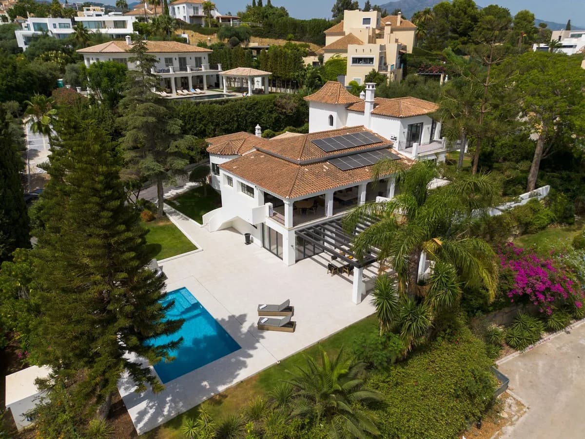 5 Bedroom Detached Villa for Sale in Benahavís, Málaga - Image 2