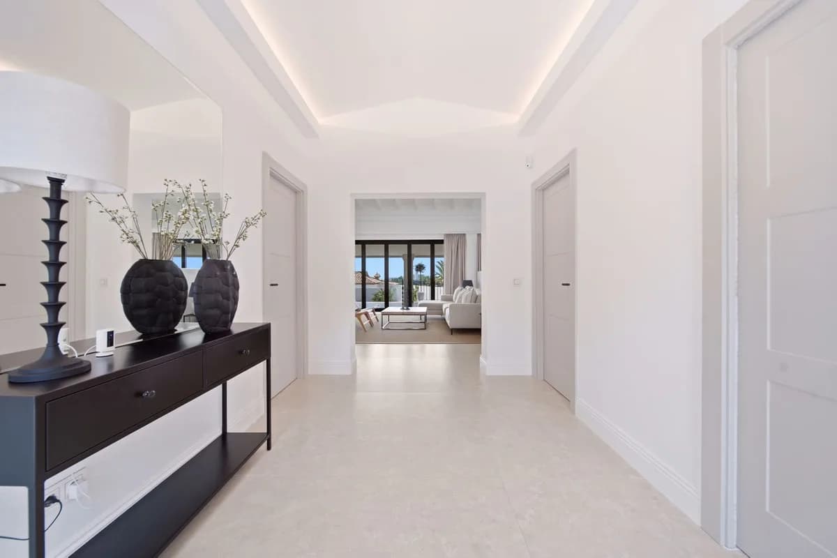 5 Bedroom Detached Villa for Sale in Benahavís, Málaga - Image 3