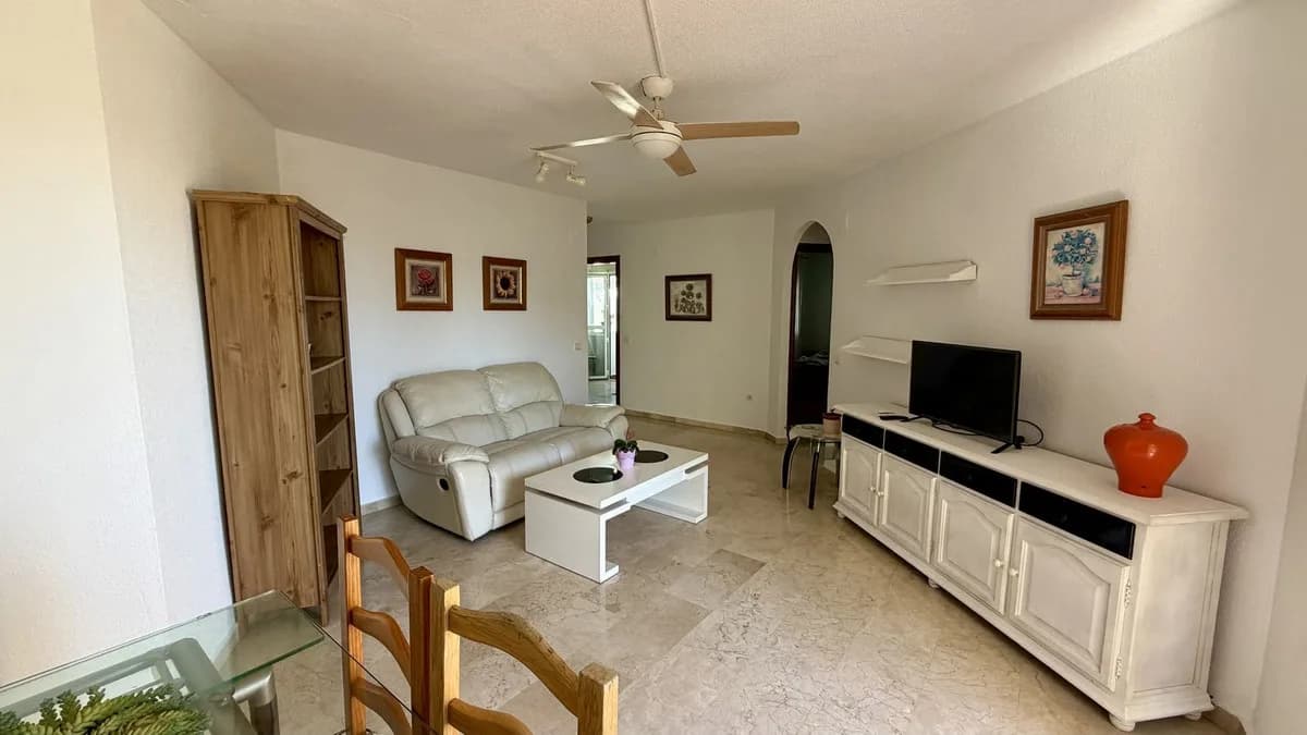 2 Bedroom Middle Floor Apartment for Sale in Mijas, Málaga - Image 5