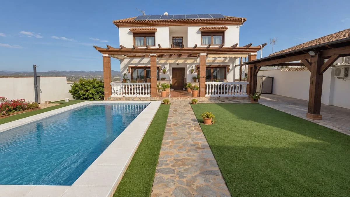 6 Bedroom Detached Villa for Sale in Alhaurín de la Torre, Málaga