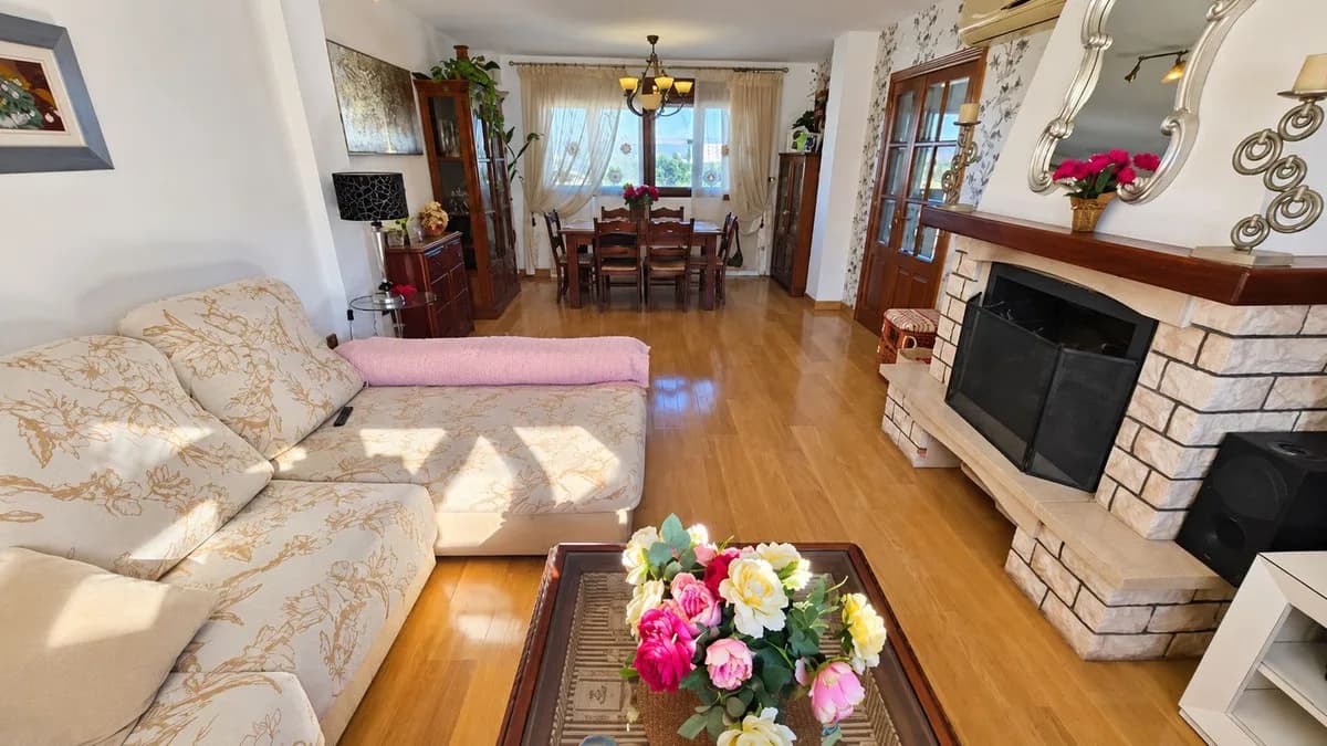 6 Bedroom Detached Villa for Sale in Alhaurín de la Torre, Málaga - Image 6