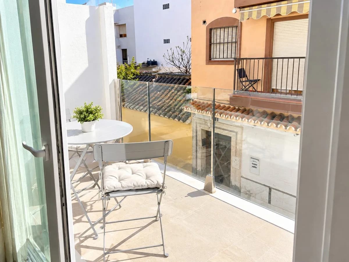 1 Bedroom Middle Floor Apartment for Sale in Fuengirola, Málaga - Image 5