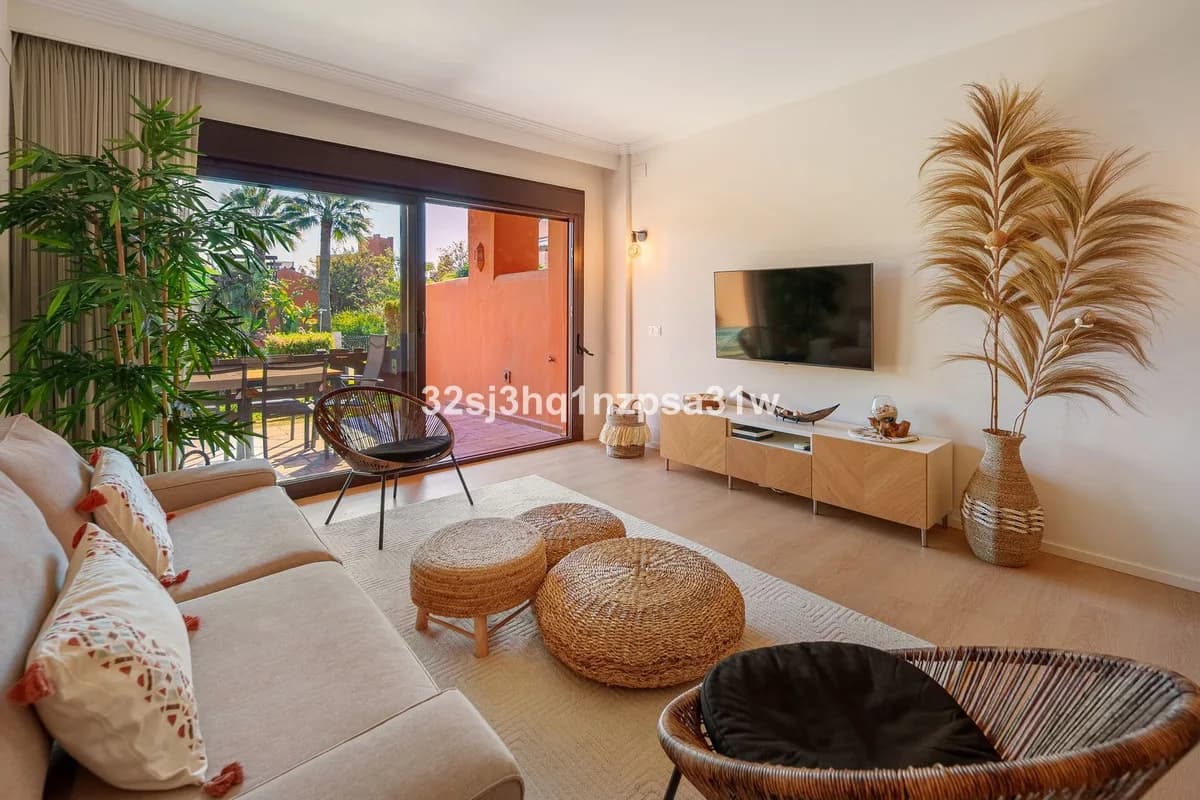2 Bedroom Ground Floor Apartment for Sale in Estepona, Málaga - Image 5
