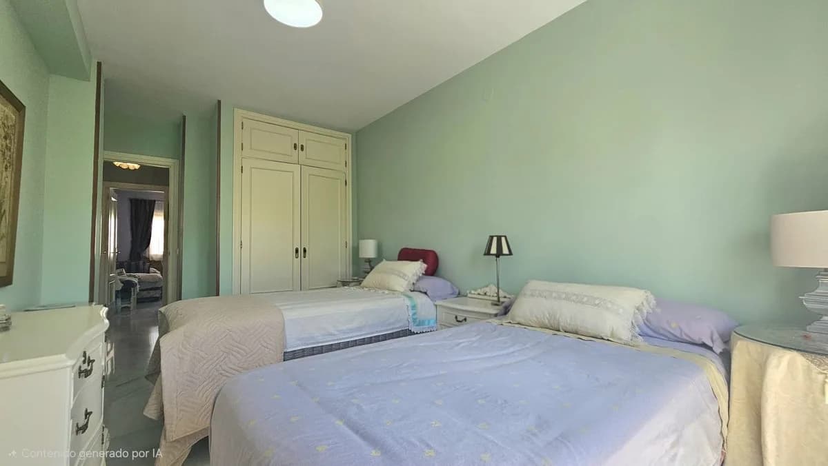 2 Bedroom Middle Floor Apartment for Sale in Fuengirola, Málaga - Image 8