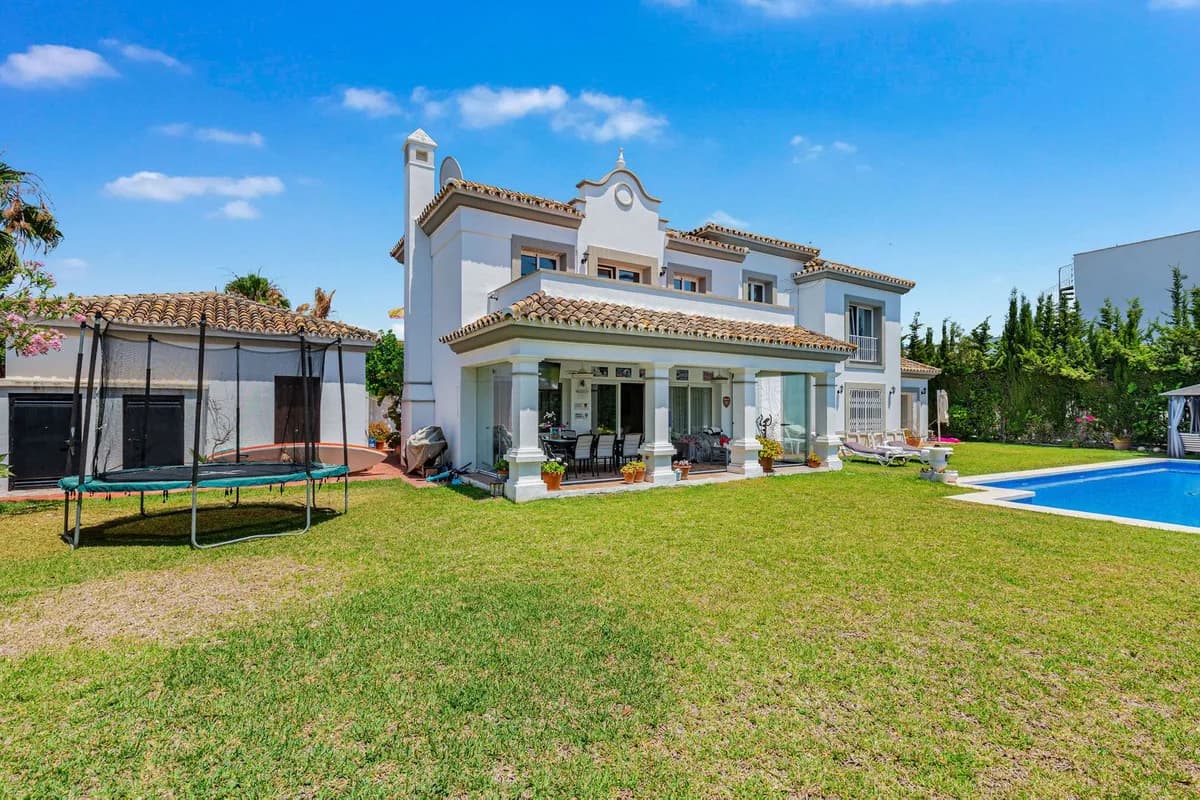 4 Bedroom Detached Villa for Sale in Costalita, Málaga - Image 5