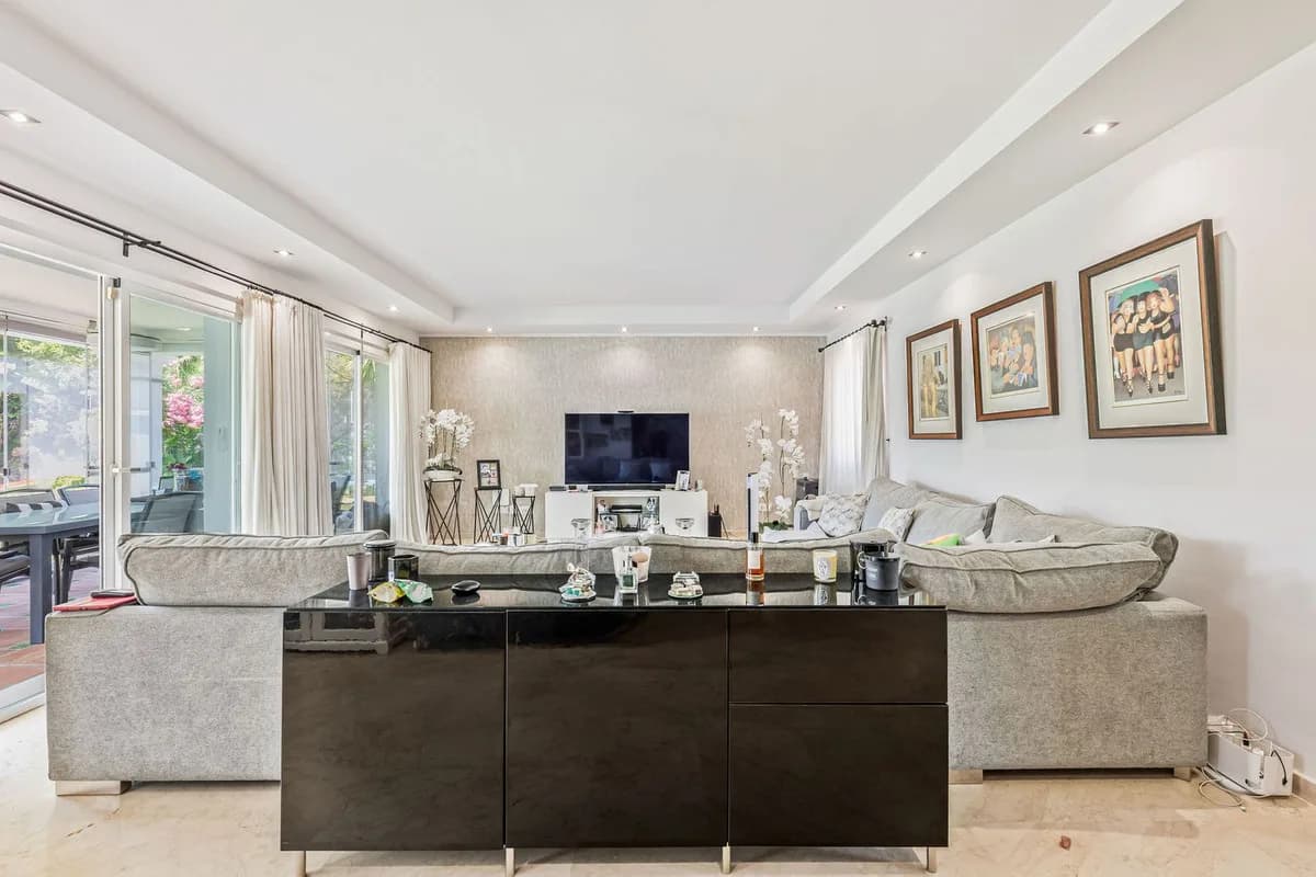 4 Bedroom Detached Villa for Sale in Costalita, Málaga - Image 9
