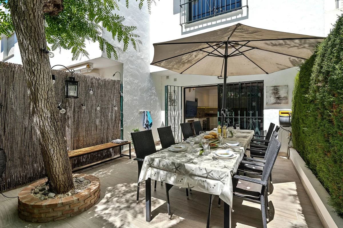 3 Bedroom Townhouse for Sale in San Pedro de Alcántara, Málaga - Image 2