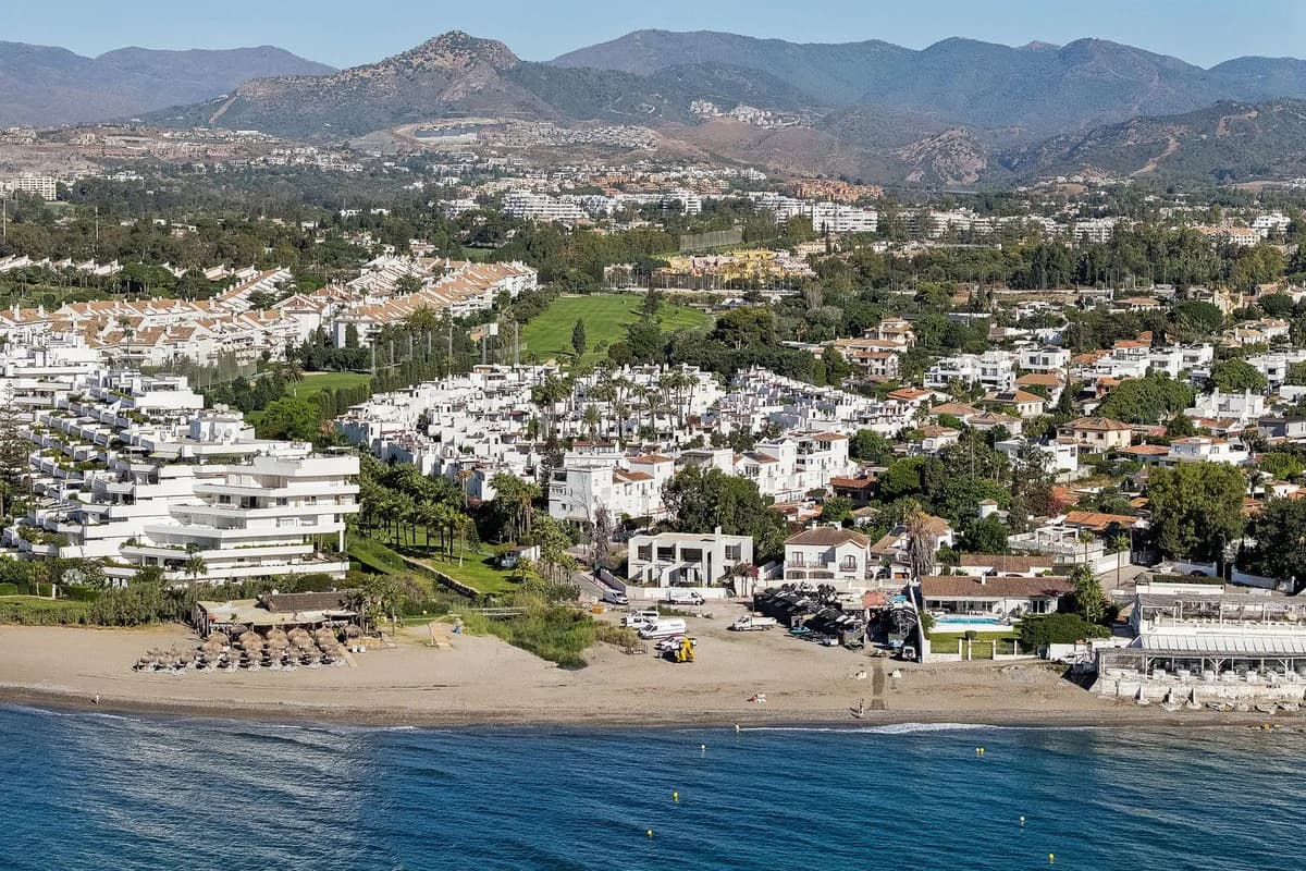 3 Bedroom Townhouse for Sale in San Pedro de Alcántara, Málaga - Image 6
