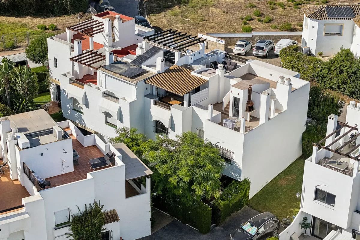 3 Bedroom Townhouse for Sale in San Pedro de Alcántara, Málaga - Image 7