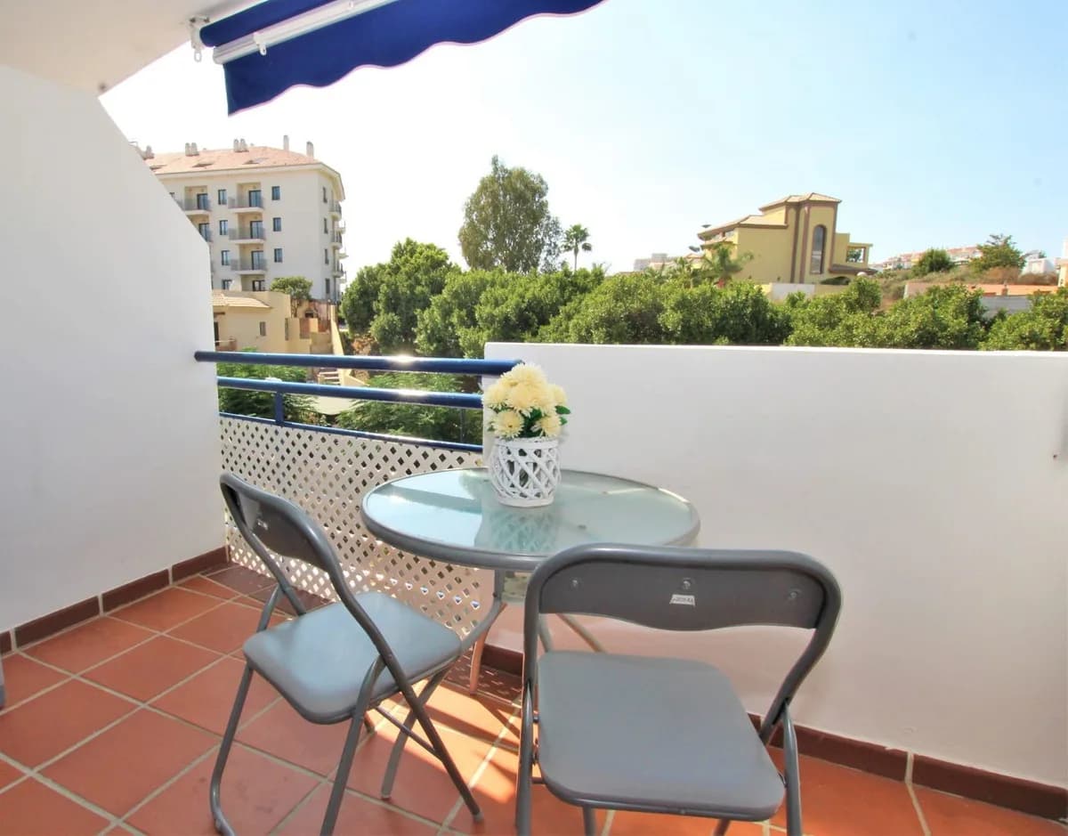 1 Bedroom Middle Floor Apartment for Sale in Benalmadena, Málaga - Image 4