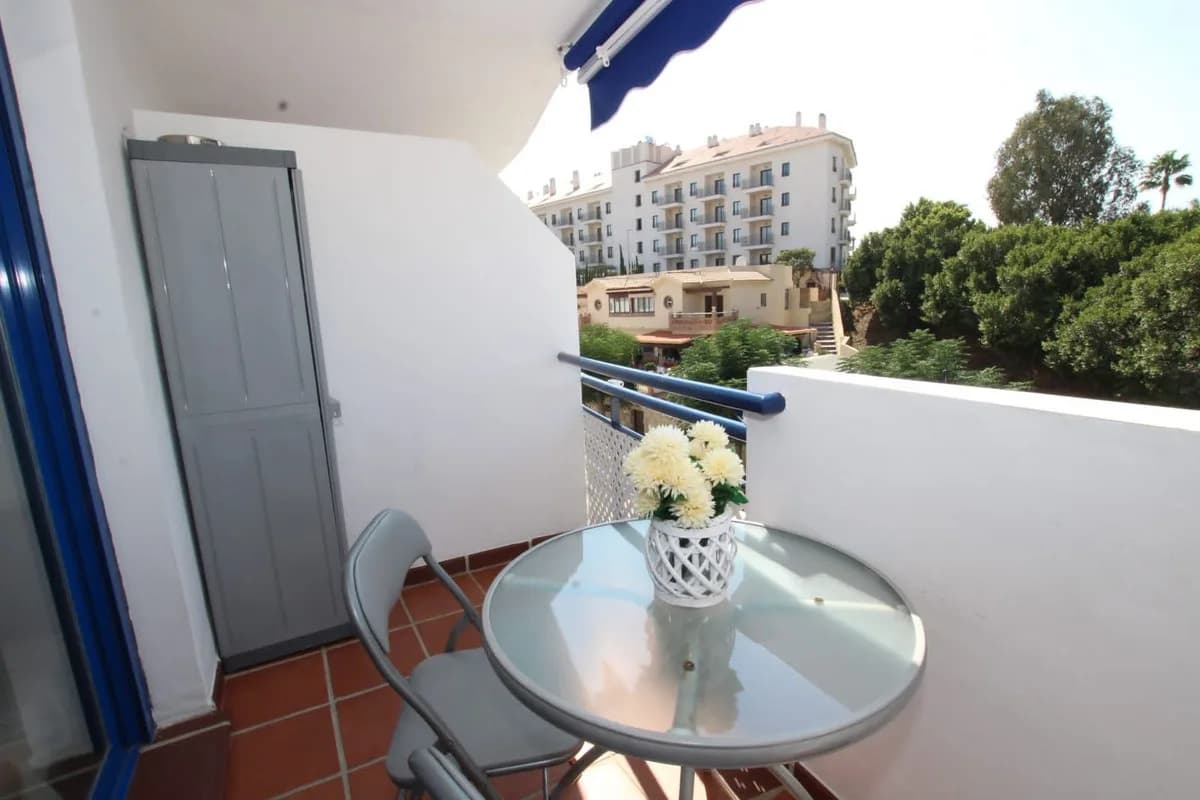 1 Bedroom Middle Floor Apartment for Sale in Benalmadena, Málaga - Image 5