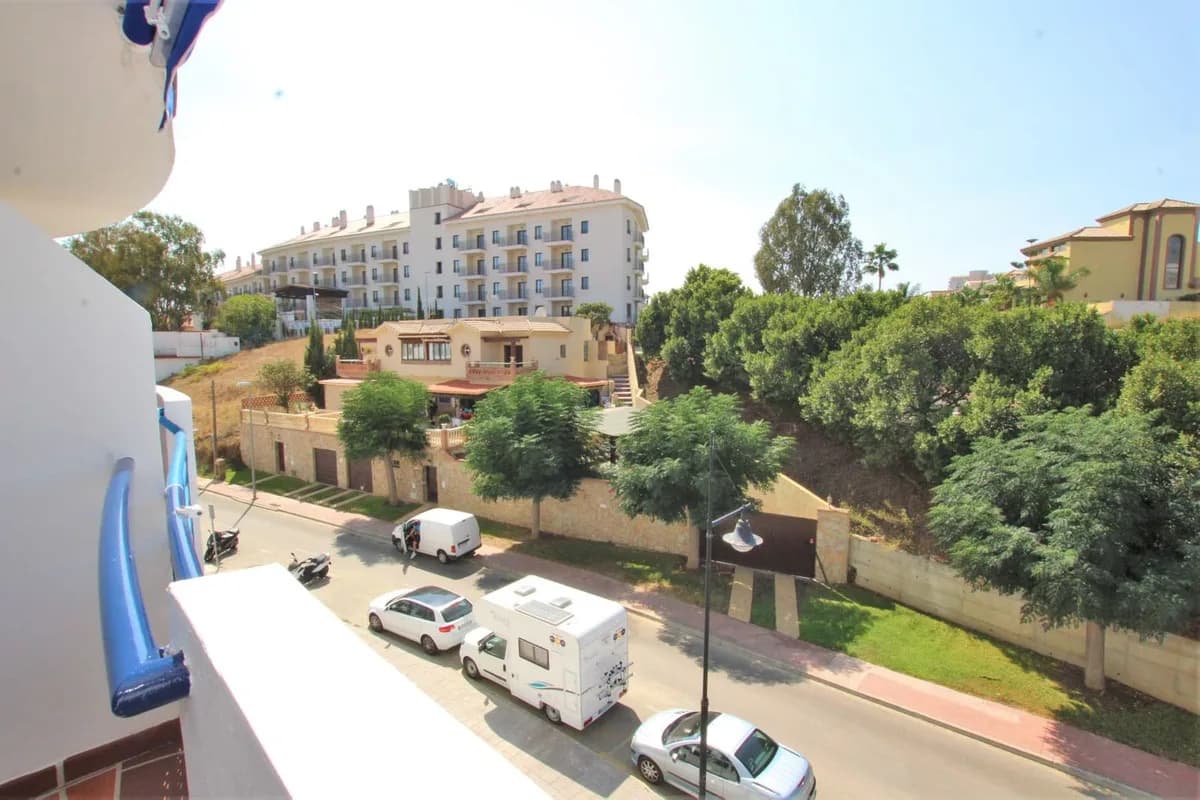1 Bedroom Middle Floor Apartment for Sale in Benalmadena, Málaga - Image 7