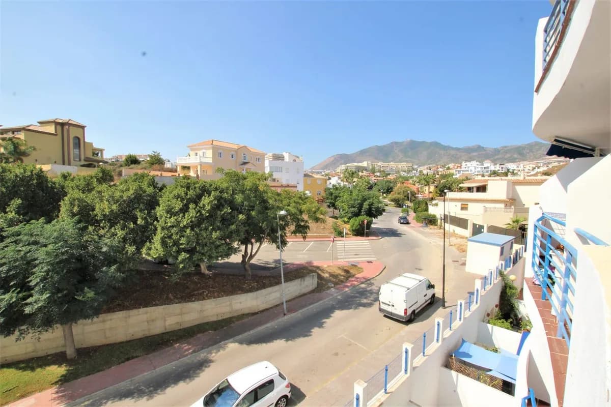 1 Bedroom Middle Floor Apartment for Sale in Benalmadena, Málaga - Image 8