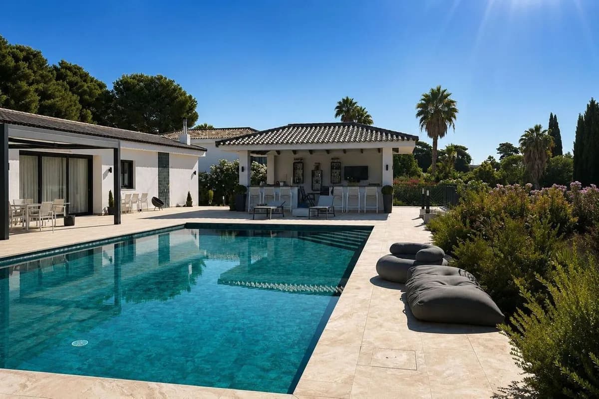 5 Bedroom Detached Villa for Sale in Sotogrande, Cádiz - Image 4