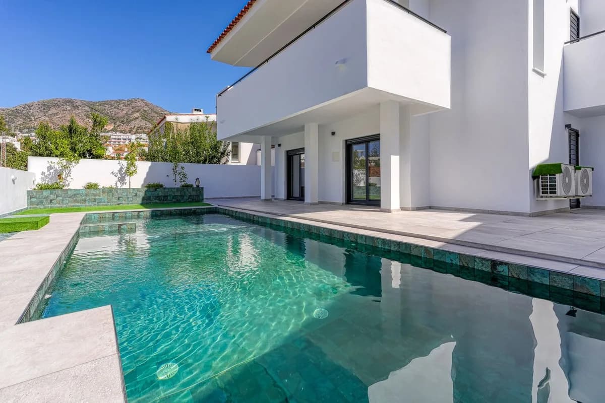 5 Bedroom Detached Villa for Sale in Mijas, Málaga