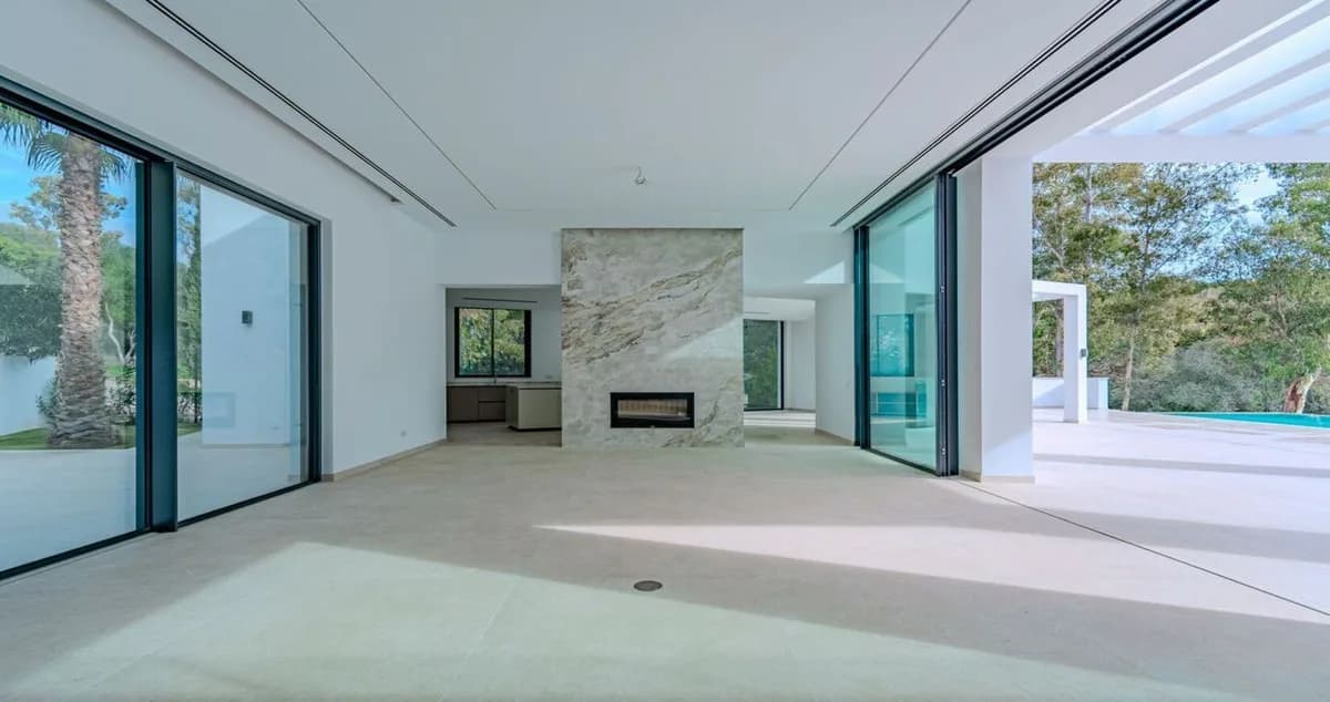 5 Bedroom Detached Villa for Sale in Sotogrande, Cádiz - Image 8