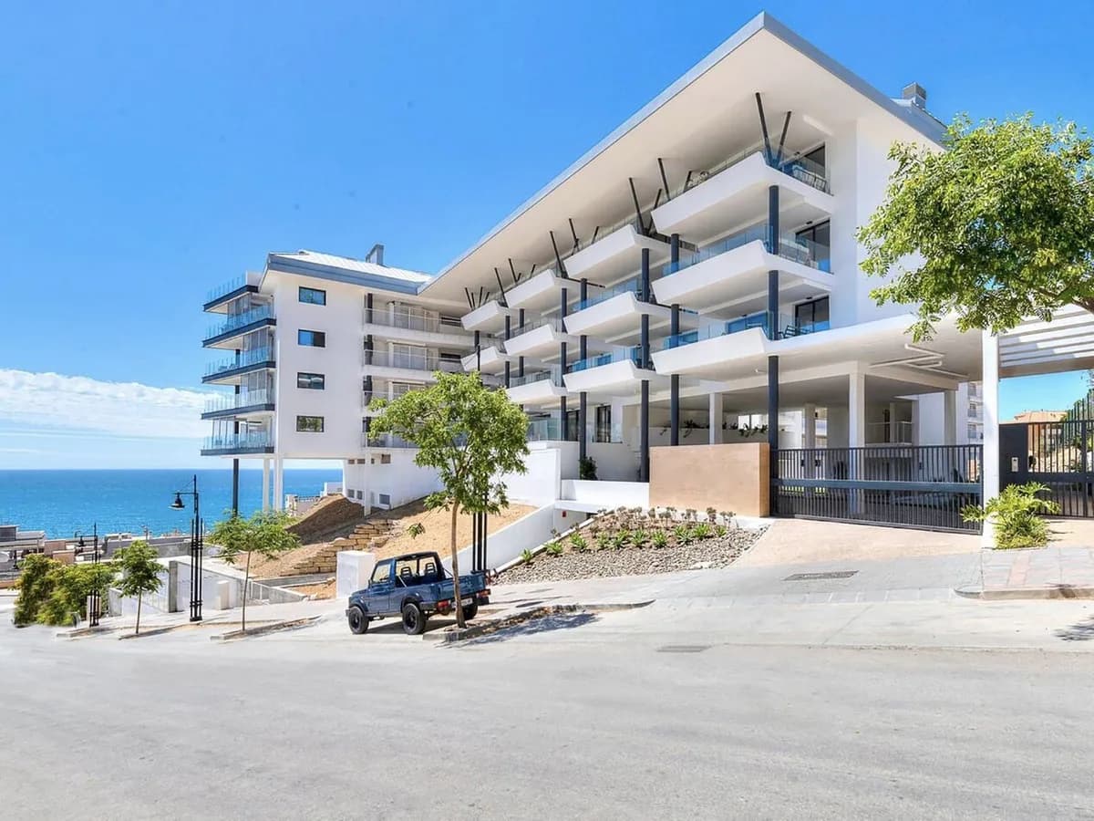 2 Bedroom Penthouse Duplex for Sale in Benalmadena Costa, Málaga - Image 5