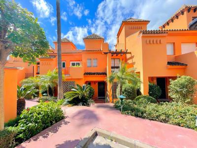 R4799800, Townhouse Terraced in El Paraiso