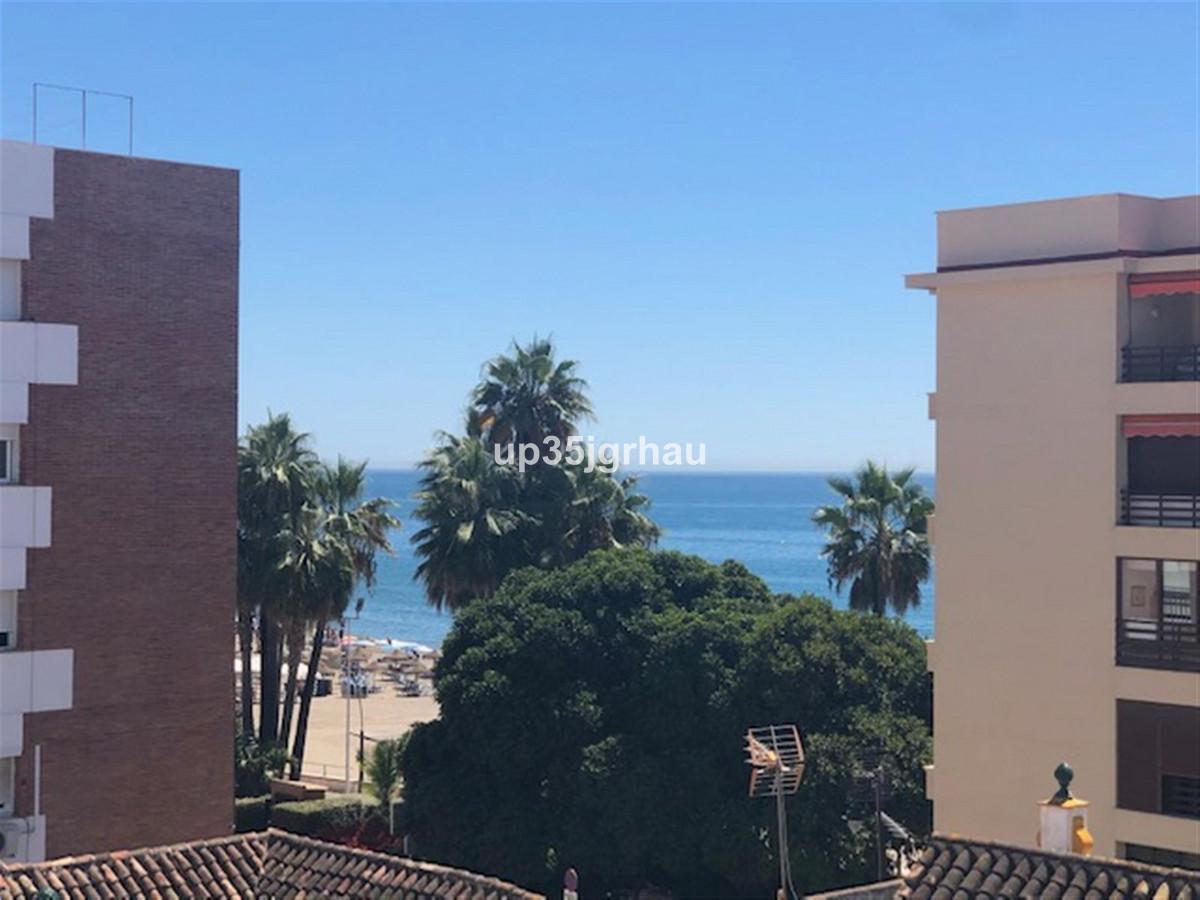 Apartment Penthouse in Estepona