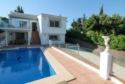 R4826089, Villa Detached in El Chaparral