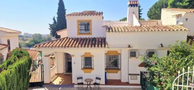 R4830388, Villa Semi Detached in Las Lagunas