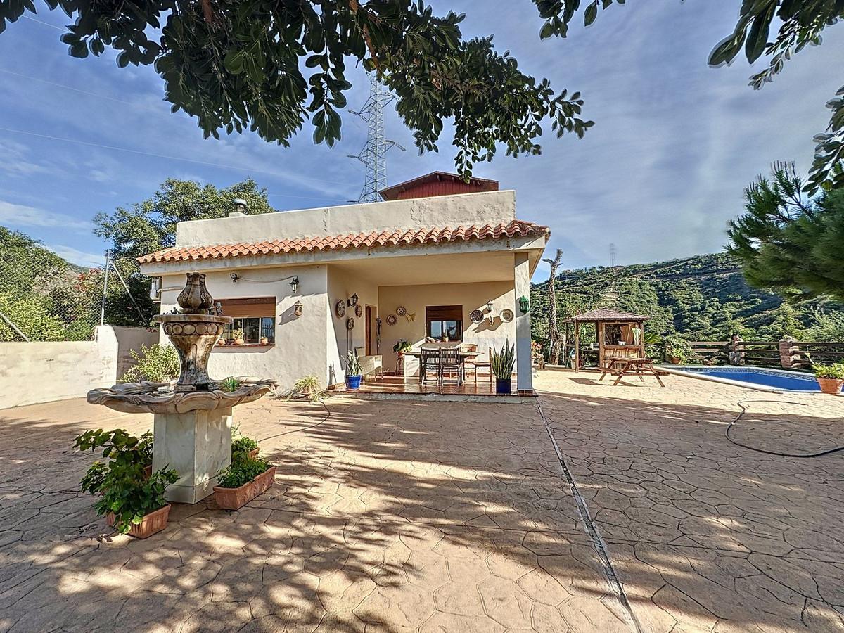 Villa Detached in Estepona