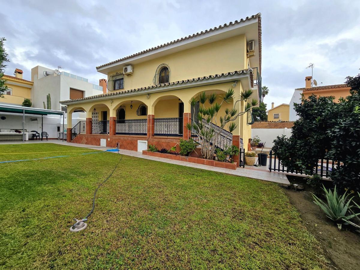 Townhouse Detached in El Coto