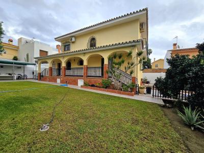 R4881805, Townhouse Detached in El Coto