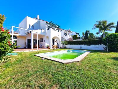 R4972180, Villa Semi Detached in La Duquesa