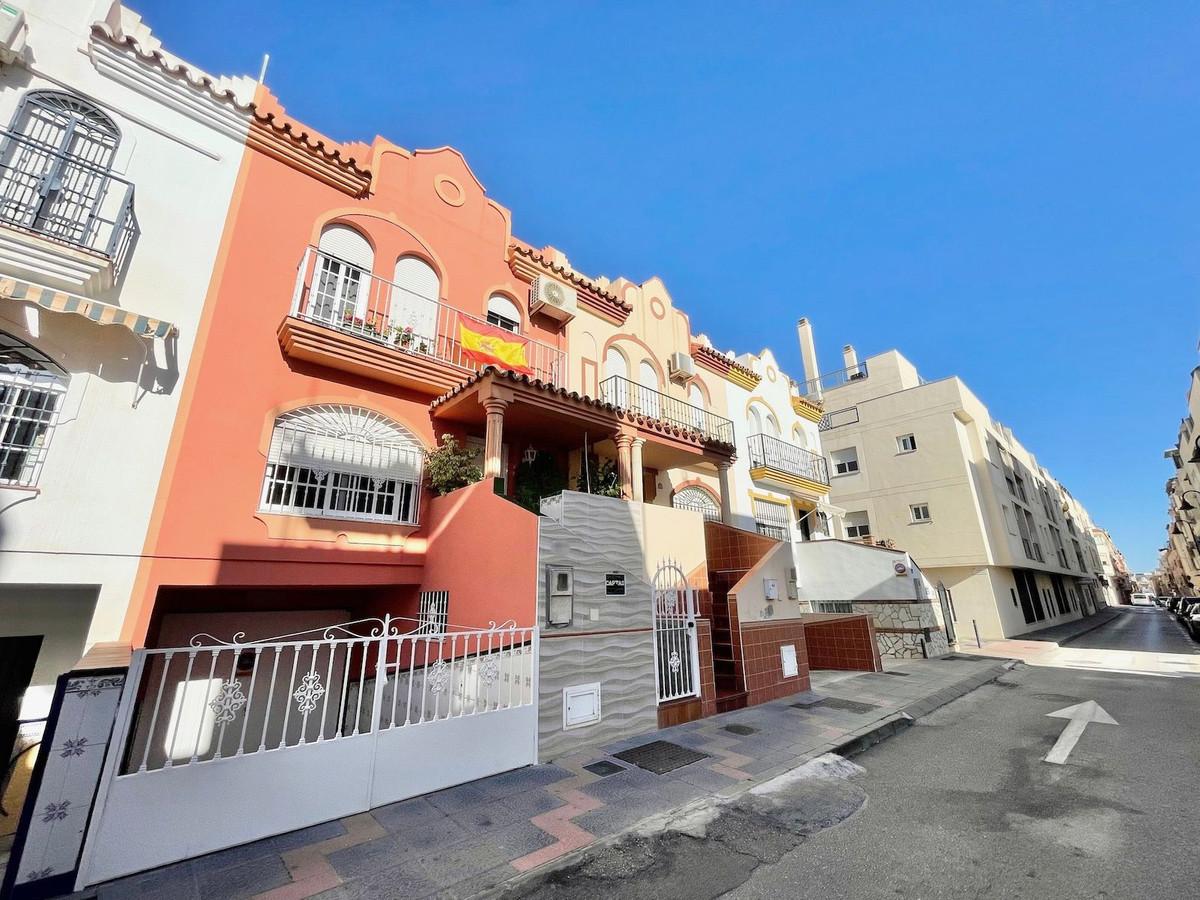 Villa Semi Detached in Las Lagunas